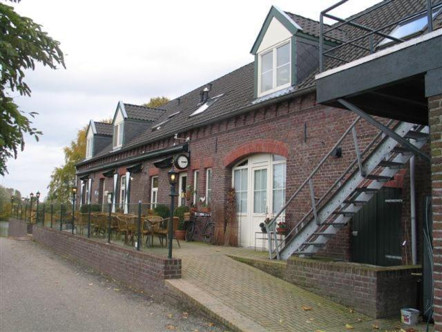 Veerhuys Tante Jet Hotel Blitterswijck Екстериор снимка