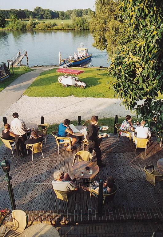 Veerhuys Tante Jet Hotel Blitterswijck Екстериор снимка